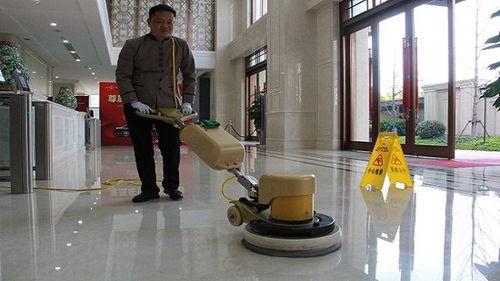 專業(yè)保潔服務(wù) 齊峰物業(yè)全方位解決方案，助力武漢企業(yè)煥新顏