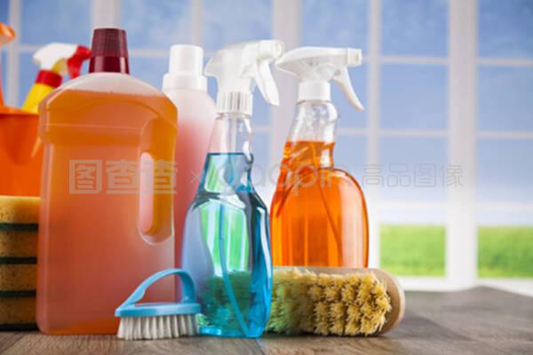 木質家具與窗戶的專業清潔指南 打造明亮潔凈的家居環境